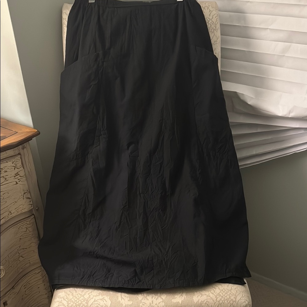 Blanque crinkled light weight skirt